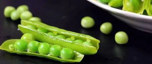 豌豆要焯水再炒吗 豌豆要煮多久才可以吃