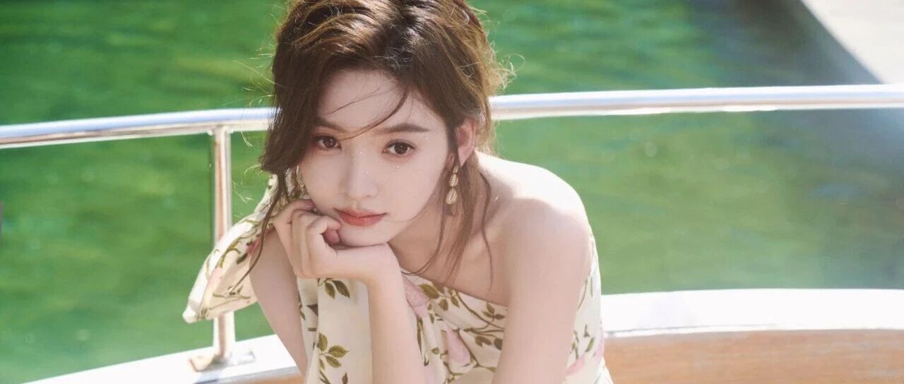 章若楠丨淡颜系初恋脸的梦幻少女