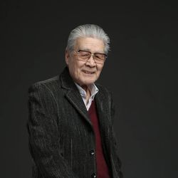 蓝天野