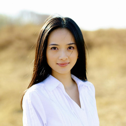 李依玲
