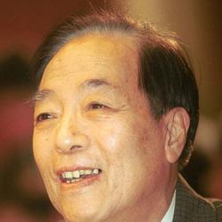 袁阔成