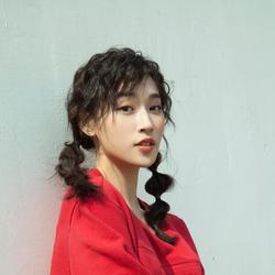 张馨比