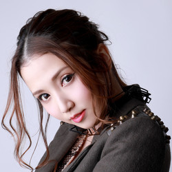 友田彩也香