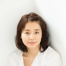 石田百合子