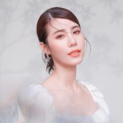 艾丝特·苏普莉拉