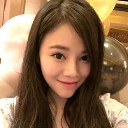 邓忆佳