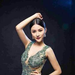 汪依芳