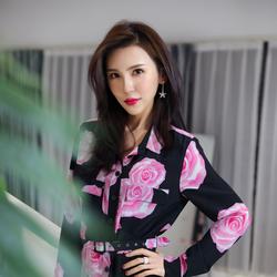 黄妍菲