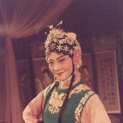 黄瑞英