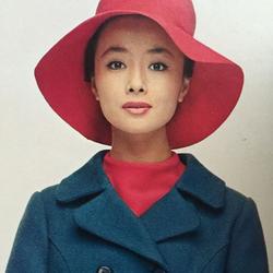 星由里子