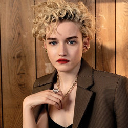 朱莉娅&middot;加纳